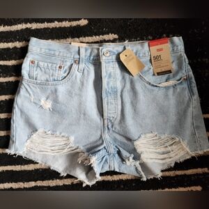 NWT Levi's 501 Women's Light Blue Distressed Denim Shorts 31